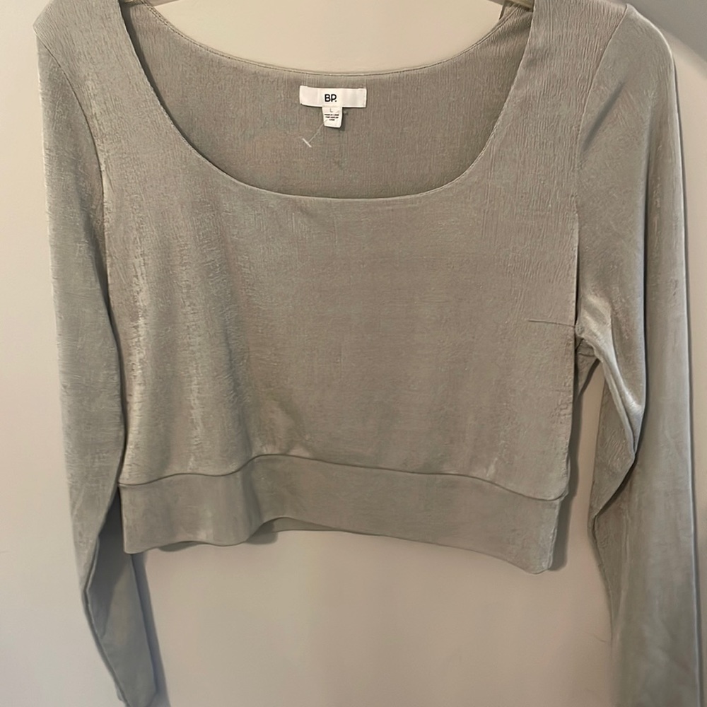 NWT, Women’s Long Sleeve Crop Shirt, sparkly top- muted green, size large